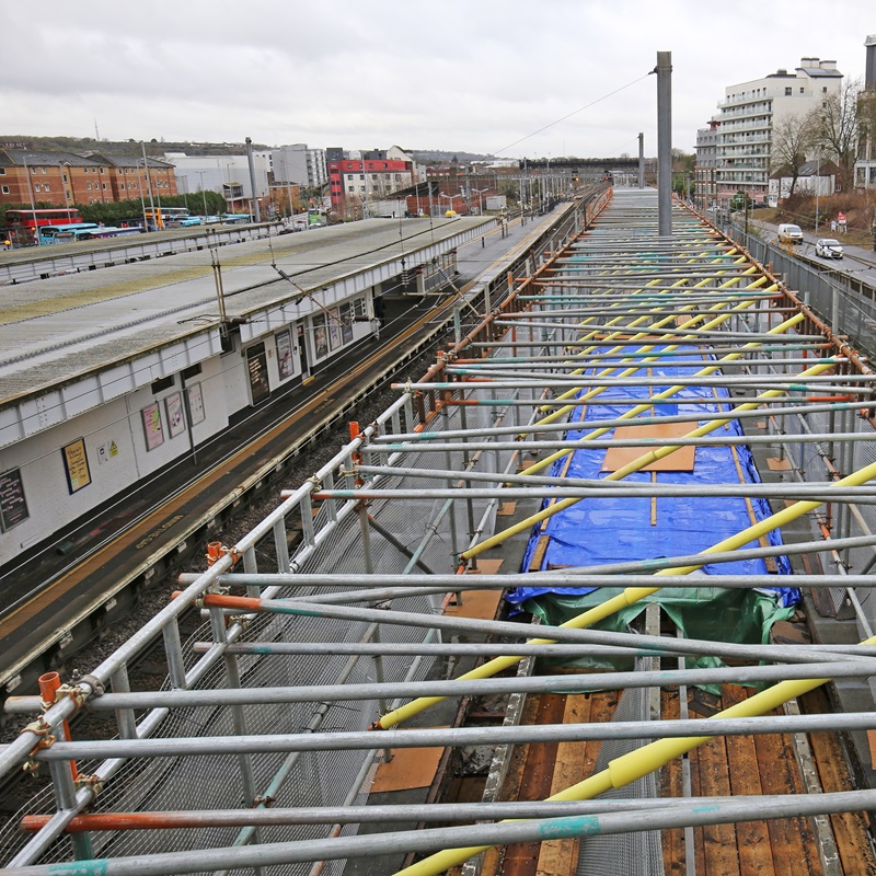 Scaffold Erection for Luton Train Station