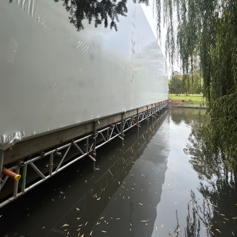 Scaffolding Wardown Park Suspension Bridge